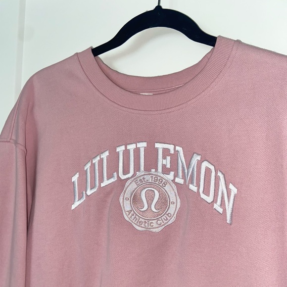 Lululemon Perfectly Oversized Crew Graphic - Picture 2 of 9